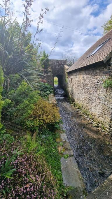 Ancien Moulin Pres D'Un Ruisseau Villa Sallen Eksteriør bilde